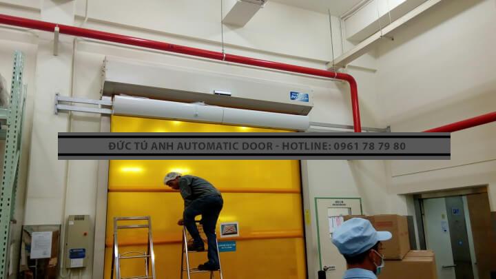 thay màn nhựa pvc cửa cuốn nhanh chính hãng